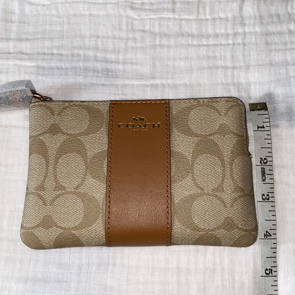Coach signature corner zip wristlet - Picture 7 of 14